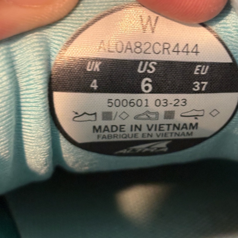 Altra Via Olympus Women's Sneakers Light Blue Road Running Shoes Sz 6 *Note Pics - Picture 11 of 11
